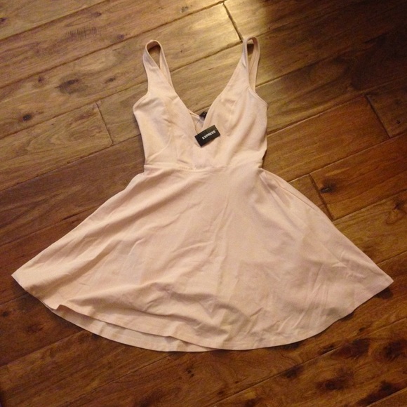 SOLD Express V Neck Fit Flare Skort Skater Dress - Picture 2 of 8